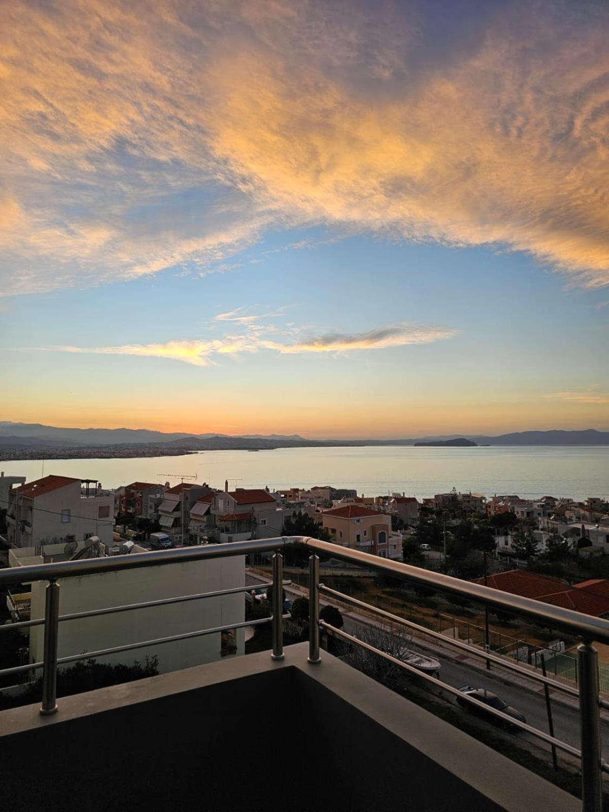 Overview Chania With Sea View And Amazing Sunset Apartment